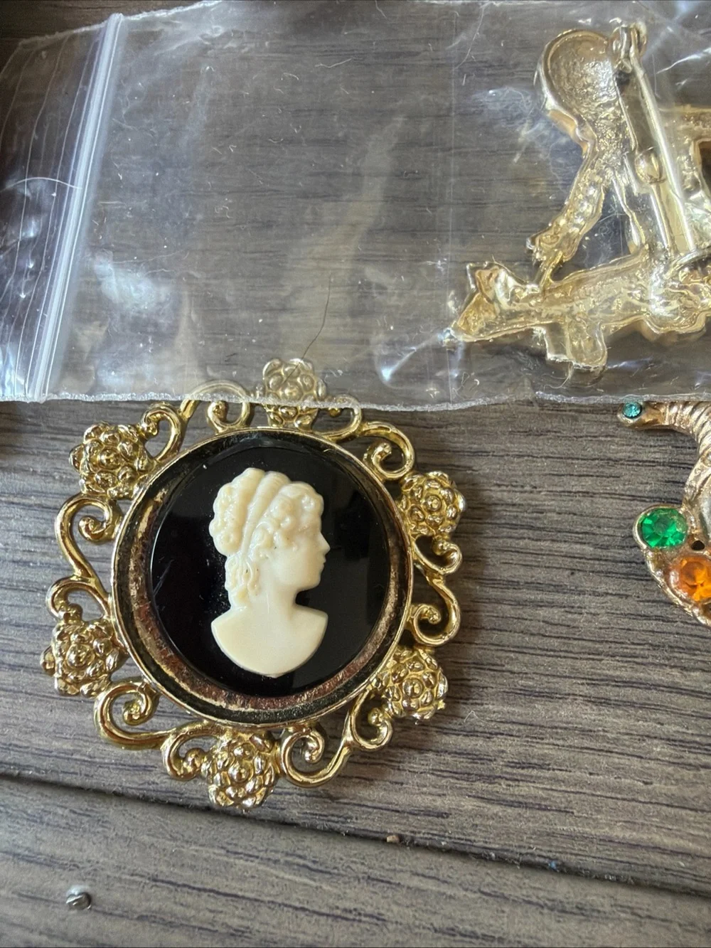 N/A pins